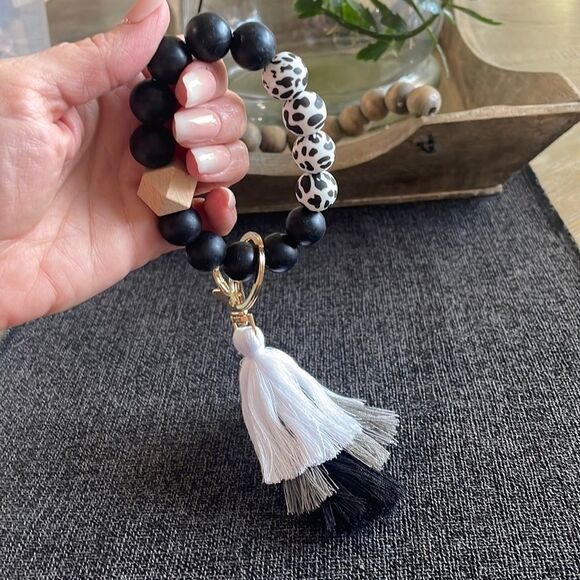 LEOPARD PRINT Black Tiered Tassel Beaded Bracelet Keychain - Picture 1 of 2